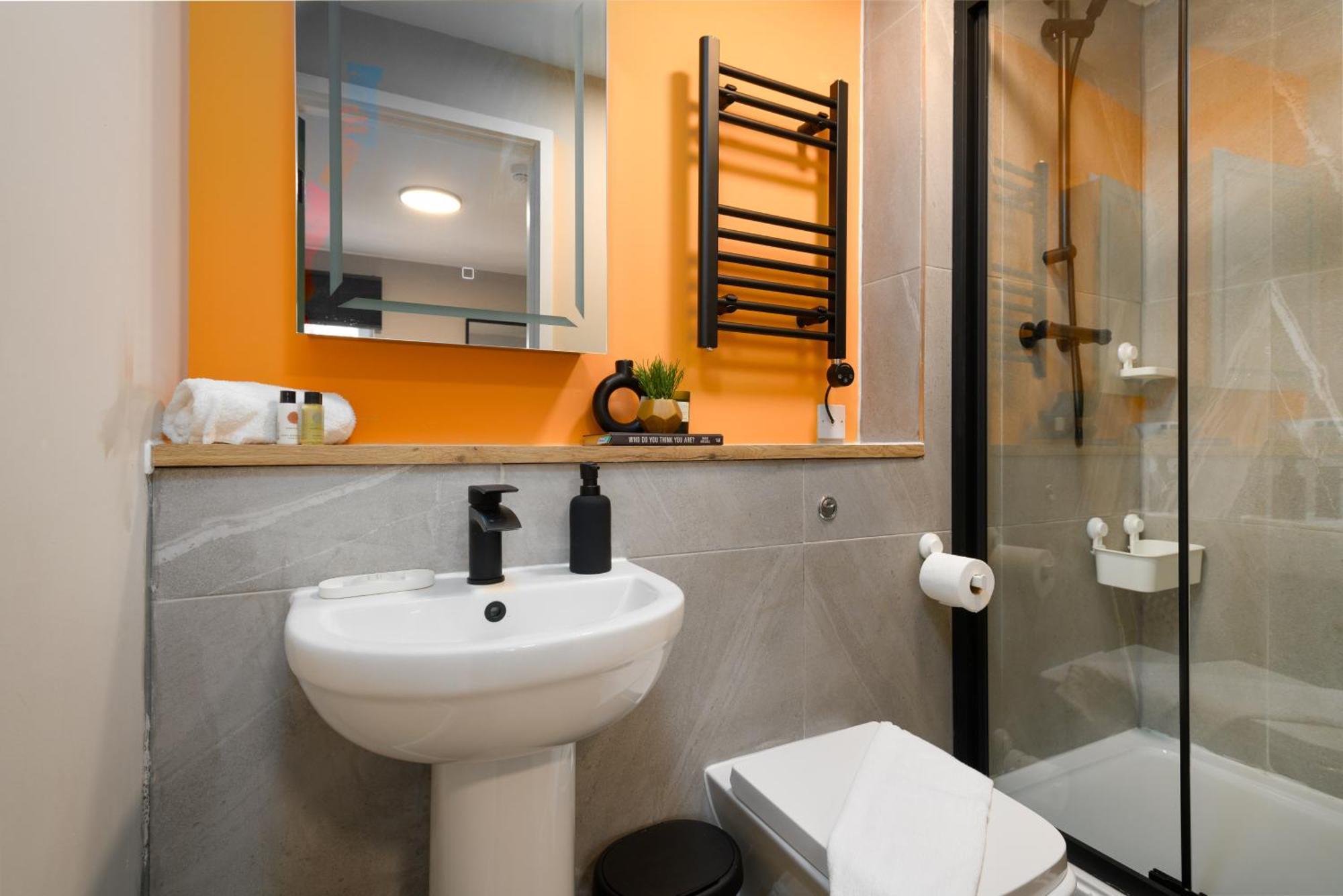 Gad Suite By Koya Homes - 2 Ensuite Bedroom Apartment, Cardiff City Centre, Free Parking ภายนอก รูปภาพ